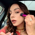 Nitibha Kaul Instagram – GRWM for my friend’s Wedding ❤️ (in my car Part 2!) ft. @ssbeauty 

Its giving last minute shaadi glam 🫠✨ Should I do more of these videos? Let me know in the comments. 

Necklace – @shoppaksha ✨

Products used –

@clinique_in Moisturize Surge 100H Auto-Replenishing Hydrator
@smashboxindia Studio Skin 24 Hour Wear Hydra Foundation 
@anastasiabeverlyhills_india Translucent Loose Setting Powder 
Anastasia Beverly Hills Primrose Eyeshadow Palette 
@esteelauderin Sumptuous Extreme Lash Multiplying Volume Mascara 
@maccosmeticsindia Matte Lipstick – Taupe 
@bobbibrownindia Highlighting Powder
@maccosmeticsindia Fix + 

Shop for all these products on @ssbeauty and @shoppers_stop and get the best for your next shaadi look! 
 
#SSBeauty #ShoppersStop #SSBeautyBrigade #Ad
