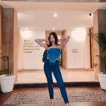 Nitibha Kaul Instagram - Denim on denim on denim Top @shopheymissy Denim @zara Bag @dior Heels @chalkstudio #SundayNightOOTN #DenimOnDenim #Girlfriends #DinnerLook #NKStyles