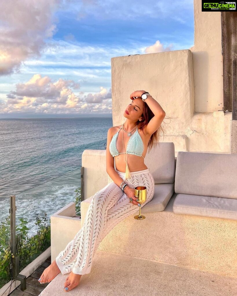 Nitibha Kaul Instagram - Golden hour magic ✨ #NKInBali #ChasingSunset #NKTravels #SunsetHour #GoldenHour #ElKabronBali #BaliSunset #TravelGram El Kabron Bali