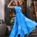 Nitibha Kaul Instagram - Just a happy girl twirling around in her blue dress 💙 Wearing @houseoffett #BlueDress #SunshineDay #HappyGirls #TwirlDress