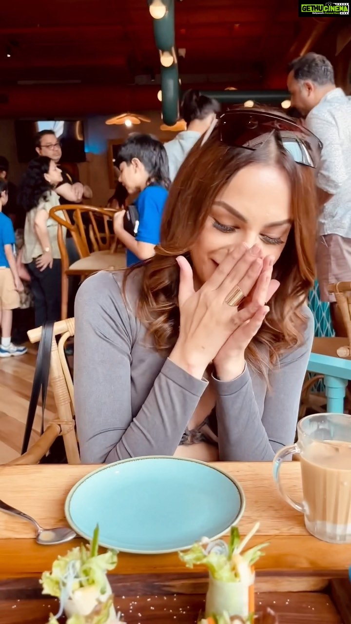 Nitibha Kaul Instagram - The ONLY thing I was craving for after Fashion Week was dining out to my hearts content 🤍 Its never been easier to explore new restaurants- with Swiggy Dineout you can do that, pay your physical bills via the app and avail up to flat 40% off and up to 15% extra via @hdfcbank Infinia credit cards because #DineoutIsNowOnSwiggy