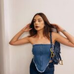Nitibha Kaul Instagram - Denim on denim on denim Top @shopheymissy Denim @zara Bag @dior Heels @chalkstudio #SundayNightOOTN #DenimOnDenim #Girlfriends #DinnerLook #NKStyles