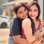 Niyati Fatnani Instagram – Behind strong Asmita, is a stronger, wiser, cuter Ma and Thamma❤️🥰😘
@jyotimukerji and Beena ma’am 
.
.
.
#dearishqonhotstar #asmitaroy #family #atrongwomen #niyatifatnani