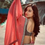 Niyati Fatnani Instagram - Always a Saree girl♥️ . . . #saree #dearishqonhotstar #asmitaroy #look #ootd #desigirl #niyatifatnani
