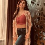 Niyati Fatnani Instagram - Chica Asmita Roy😉 . . . . #asmitaroy #dearishq #hotstar #web #ootd #romance #mystery #staytuned #niyatifatnani
