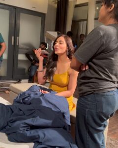 Niyati Fatnani Instagram - Padhakoo bachche📚🙇‍♀️ #abhimita Pc: @satyampanday2028 . . . . #dearishq #hotstar #ınstagood #staytuned #romance #mystery #niyatifatnani