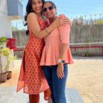 Niyati Fatnani Instagram - Cutie beauties 🥀 @muskan_bajaj02081987 🥰 . . . . #dearishq #twinning #tuesday #mood #staytuned #hotstar #niyatifatnani