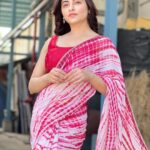 Niyati Fatnani Instagram - Saree but not Sorry🥀. Will be posting more pics in this saree. . . . . #sareelove #asmitaroy #desigirl #love #friday #niyatifatnani
