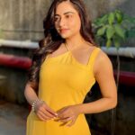 Niyati Fatnani Instagram - Looks like Mango season is coming soon🥭🌻🌞🥵🍹💛 . . . . #summer #summertime #february #dearishq #asmita #romance #hotstar #staytuned #niyatifatnani