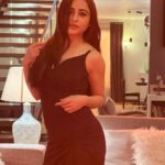 Niyati Fatnani Instagram - Bonjour🥀 . . . . #asmita #newlook #dearishq #staytuned #hotstar #niyatifatnani