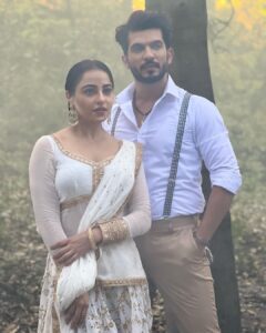 Niyati Fatnani Instagram - Tej and Avantika🥀
Tonight Tere Ishq mein Ghayal on @colorstv 
@arjunbijlani 
.
.
.
.
#tej #avantika #tereishqmeinghayal #colors #tonight #arjunbijlani #niyatifatnani