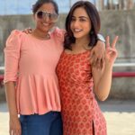 Niyati Fatnani Instagram - Cutie beauties 🥀 @muskan_bajaj02081987 🥰 . . . . #dearishq #twinning #tuesday #mood #staytuned #hotstar #niyatifatnani