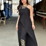 Niyati Fatnani Instagram - Kemon acho 🫶🌻🌸 Dear Ishq episodes streaming on @disneyplushotstar . Stay tuned and keep showering your ishq guys❤️ . . . . #asmitaroy #dearishqonhotstar #saturday #season1 #ott #lovestory #staytuned #niyatifatnani