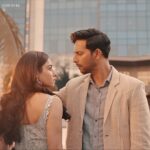 Niyati Fatnani Instagram - Alag si mulaqat, alag si kahani! Kaise lagi inki love-hate story ki shuruat? #DearIshq now streaming #DearIshqOnHotstar @beyonddreamsofficial @niyatifatnani @sehban_azim @thisisravinder
