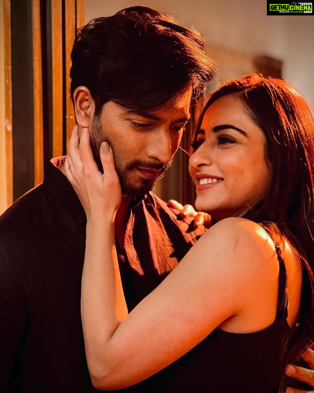 Niyati Fatnani Instagram - #abhimita 💔 . . . . #dearishq #staytuned #abhimanyu #asmita #heartbreak #romance #hotstar #niyatifatnani