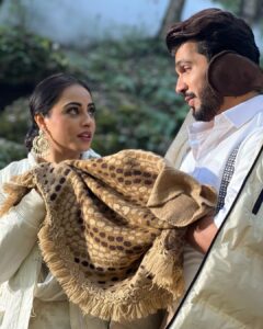 Niyati Fatnani Instagram - Clearly the only thing we were interested in was, Who gets the Shawl😂🥶 @arjunbijlani #ishqmeinghayal . . . . . #mussoorie #coactors #fun #shootingdiaries #comingsoon #staytuned #arjunbijlani #niyatifatnani