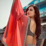 Niyati Fatnani Instagram - Always a Saree girl♥️ . . . #saree #dearishqonhotstar #asmitaroy #look #ootd #desigirl #niyatifatnani