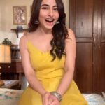 Niyati Fatnani Instagram - Sunday ka gyaan for the boys who need this☺️🌻 . . . . #sunday #reelsinstagram #onset #dearishq #hotstar #funnyvideos #niyatifatnani