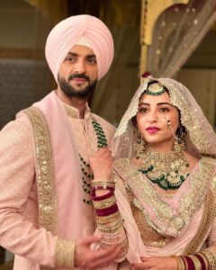 Niyati Fatnani Instagram - Kya Bolte ho, karloon Chichad Singh se Shaadi? 😉
-Ginny Grewal
.
.
.
.
.
#gityawedding #ginnigrewal #aditya #channamereya #gitya #inshoot #niyatifatnani #bridal