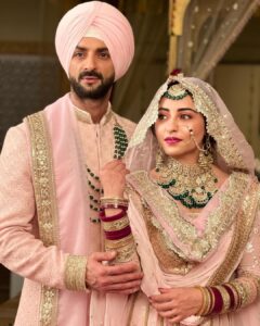 Niyati Fatnani Instagram - Kya Bolte ho, karloon Chichad Singh se Shaadi? 😉
-Ginny Grewal
.
.
.
.
.
#gityawedding #ginnigrewal #aditya #channamereya #gitya #inshoot #niyatifatnani #bridal