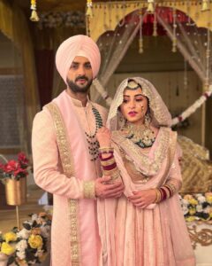 Niyati Fatnani Instagram - Kya Bolte ho, karloon Chichad Singh se Shaadi? 😉
-Ginny Grewal
.
.
.
.
.
#gityawedding #ginnigrewal #aditya #channamereya #gitya #inshoot #niyatifatnani #bridal