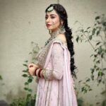 Niyati Fatnani Instagram - The feeling of love🥀 . . . . . . #bride #ready #channamereya #ginni #gitya #marriage #ethnicwear #traditional #niyatifatnani