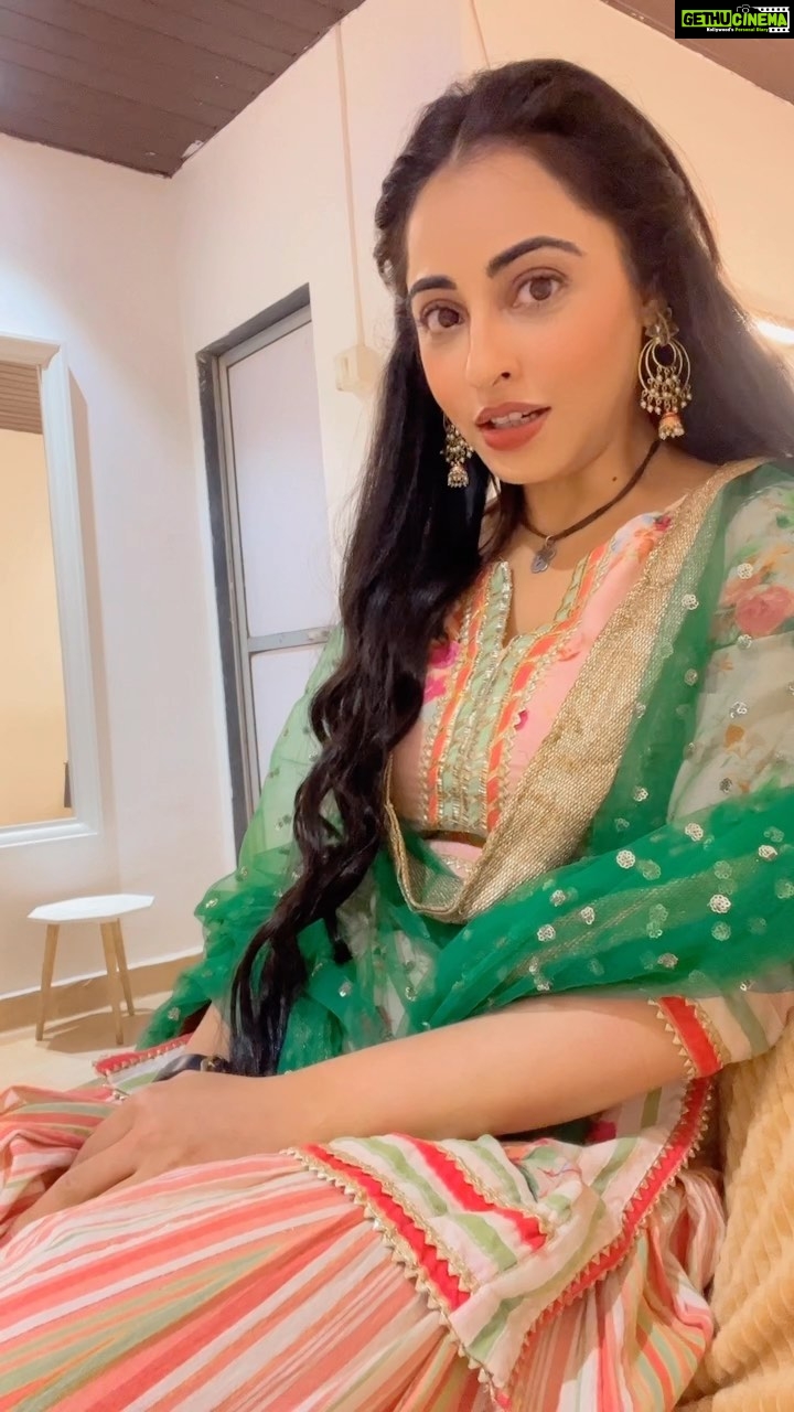 Niyati Fatnani Instagram - Note to my eligible bewkoof 👻🌸 . . . . . . #funnyreels #trendingreels #trending #channamereya #ginny #wednesday #niyatifatnani