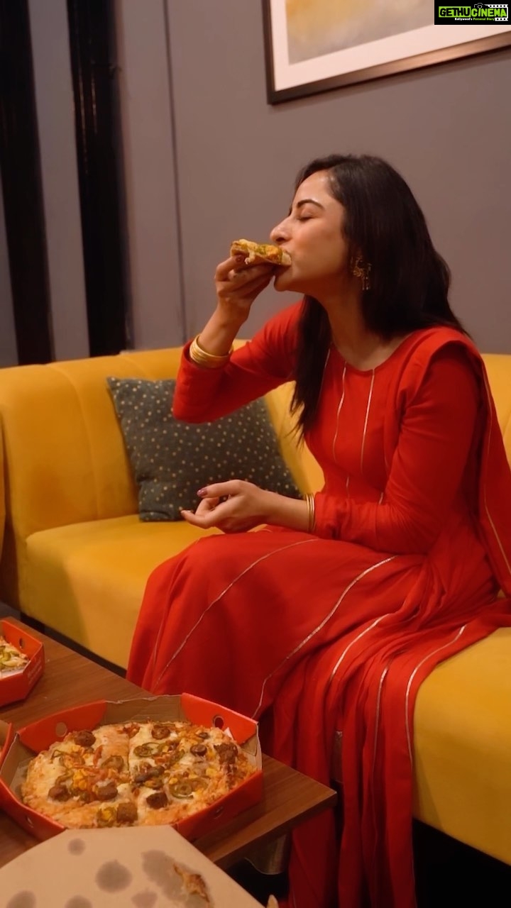 Niyati Fatnani - 65.7K Likes - Navratri mein pizza craving? 🍕🤤 @ovenstory hai na, with unique, standout toppings! 🤩
Enjoy pure veg pizzas like
Maharaja Veg Tandoori Cheese, Peri Peri Paneer Tikka, Falafel Chipotle Cheese, and many more 😍
Order now from Oven Story
⬇️
Oven Story app| Ovenstory.in | EatSure | Swiggy | Zomato
#ovenstory #ovenstorypizza #standouttoppings #navratri #navratrispecial #vegpizza