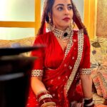 Niyati Fatnani Instagram - Guess my fav colour❤️🤪 . . . . . . #red #sareelover #channamereya #inshoot #niyatifatnani Film City Road, Goregaon, Mumbai