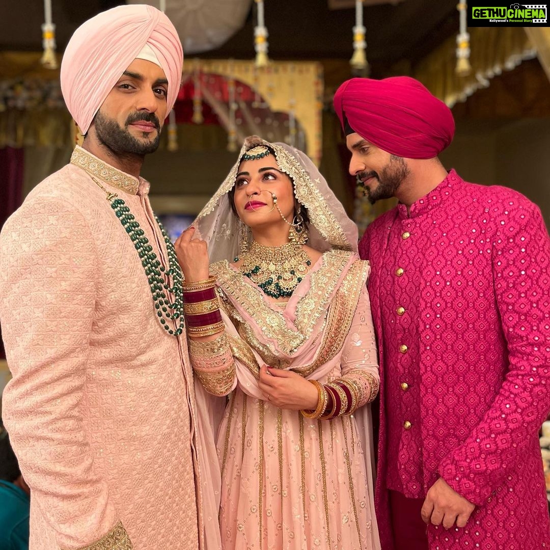 Niyati Fatnani Instagram - Swipe right…. Plot twist? . . . . . . #channamereya #shardulpandit #niyatifatnani #karanwahi