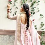 Niyati Fatnani Instagram - चेहरे की लाली न देखो, जनाब मन की सादगी देखो🥀 . . . . #bridal #simplicity #beauty #innerpeace #pink #favorite #mostfavorite #ginny #channamereya #hotstar #starbharat #niyatifatnani
