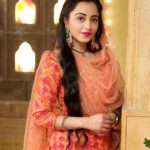 Niyati Fatnani Instagram - Galee mein aaj Chaand nikla?🥀 . . . . . #karwachauth #2022 #festive #mood #niyatifatnani