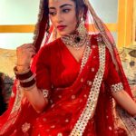 Niyati Fatnani Instagram - Guess my fav colour❤️🤪 . . . . . . #red #sareelover #channamereya #inshoot #niyatifatnani Film City Road, Goregaon, Mumbai