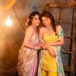 Niyati Fatnani Instagram - With The Sweet & Pretty @niyatifatnani . 📸:- @luvisrrani . #niyatifatnani #channamereya #nammakeovers #makeup #ootd #nehaadhvikmahajan #makeupbyme💄 #nammakeovers #bride #to #be #bridal #look #bridalmakeupartist #destinationweddingmakeupartist #weddingmakeup #hair #hairstyling #nammakeovers #bollywood #television #makeupartist #mumbai #traveller #all #over #the #globe