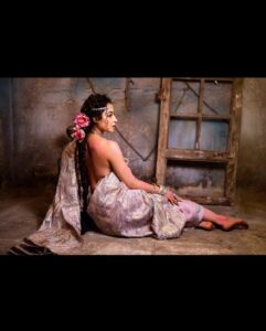 Niyati Fatnani Instagram - In Frame 💖:- @niyatifatnani . Shoot Concept:- @nehaadhvikmahajan @bridalsbynam . 💄MUA , Hair & Styling :- @nehaadhvikmahajan . MakeUp :- @myglamm . 📸:- @luvisrrani . Saree:- @korvaiindia . 💍Jewellery:- @sonisapphire . . #niyatifatnani #channamereya #makeup #ootd #nehaadhvikmahajan #makeupbyme💄 #nammakeovers #bride #to #be #bridal #look #bridalmakeupartist #destinationweddingmakeupartist #weddingmakeup #hair #hairstyling #nammakeovers #bollywood #television #makeupartist #mumbai #traveller #all #over #the #globe