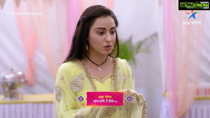 Niyati Fatnani Instagram - Ginni ke mazaak ka jawab Aditya ne apna chehra uske dupatte se ponchh kar diya hai. Ab kya karegi Ginni? Dekhiye #ChannaMereya, Somvaar Se Shanivaar, sham 7 baje, sirf #StarBharat par. #DilDekeDekhoZara @karanwahi @niyatifatnani @ashishkaulactor @impuneetissar @shaktianandofficial @vishwapreet_kaur @shardulpandit @aradhanasharmaofficial @realjasleensingh @aanya_rawal @kanwalpreetofficial @ashimickey @tanushree_kaushal @chefharpalsokhi @me_sanjanaa @dhriti.goenka @dhan_tejas_official @mamta_verm_a @swarnimneema09 @sonika.gill.3762