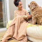 Niyati Fatnani Instagram - Getting some love lessons from Goofy🐶❤️ . . . . #doglover #onlylove #furbaby #positivevibes #tuesday #niyatifatnani