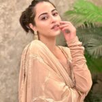 Niyati Fatnani Instagram - Yesterday was a suit day🥀 Wearing: @aachho . . . . . #eidmubarak #eidready #aboutlastnight #monday #ootd #indiangirls #vibe #niyatifatnani