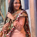 Niyati Fatnani Instagram - Main to tere pyaar mein diwani ho gai… Barish makes me all filmy☔️🌧 . . . . #rains #mumbai #shootdiaries #amritsar #throwback #monday #channamereya #comingsoon #niyatifatnani