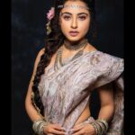 Niyati Fatnani Instagram - In Frame The Beautiful :- @niyatifatnani . Shoot Concept:- @nehaadhvikmahajan @bridalsbynam . 💄MUA , Hair & Styling :- @nehaadhvikmahajan . 📸:- @luvisrrani . Saree:- @korvaiindia . 💍Jewellery:- @sonisapphire . . #niyatifatnani #channamereya #makeup #ootd #nehaadhvikmahajan #makeupbyme💄 #nammakeovers #bride #to #be #bridal #look #bridalmakeupartist #destinationweddingmakeupartist #weddingmakeup #hair #hairstyling #nammakeovers #bollywood #television #makeupartist #mumbai #traveller #all #over #the #globe