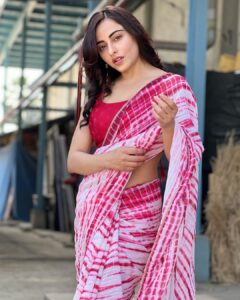 Niyati Fatnani Instagram - Saree but not Sorry🥀. Will be posting more pics in this saree. . . . . #sareelove #asmitaroy #desigirl #love #friday #niyatifatnani