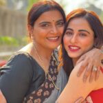 Niyati Fatnani Instagram - Behind strong Asmita, is a stronger, wiser, cuter Ma and Thamma❤️🥰😘 @jyotimukerji and Beena ma’am . . . #dearishqonhotstar #asmitaroy #family #atrongwomen #niyatifatnani