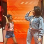 Nushrratt Bharuccha Instagram - Ohoo Porii aaaliii aaaliiii ❤️!!!! Taught this cutie pie the hook steps randomly and we reeled it!! #MainKhiladi
