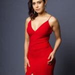 Nushrratt Bharuccha Instagram - It ain’t Christmas, till I am not wearing Red! Sleighing the day! Merry Christmas ya’ll 🎄 📸 @kausttubh_kambhhle 💄 @makeupbysheffali 💇‍♀️ @bhavyaarora 💎 @beenarahejafinejewellery