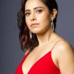 Nushrratt Bharuccha Instagram - It ain’t Christmas, till I am not wearing Red! Sleighing the day! Merry Christmas ya’ll 🎄 📸 @kausttubh_kambhhle 💄 @makeupbysheffali 💇‍♀️ @bhavyaarora 💎 @beenarahejafinejewellery
