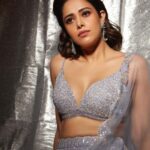 Nushrratt Bharuccha Instagram - Jab se tere Naina.. Mere nainon se… laage re… ✨✨ Outfit @dishapatilpretcouture Jewelry @anayah_jewellery Stylist @nidhijeswani Makeup @vardannayak Hair @ashwini_hairstylist Photographer @shivamguptaphotography