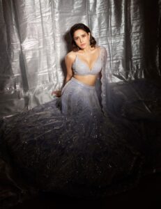 Nushrratt Bharuccha Instagram - 💎

Outfit @dishapatilpretcouture 
Jewelry @anayah_jewellery 

Stylist @nidhijeswani 
Makeup @vardannayak 
Hair @ashwini_hairstylist 

Photographer  @shivamguptaphotography