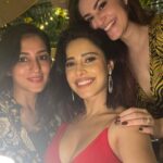 Nushrratt Bharuccha Instagram – Night Off! 🫧

With these two!
@saudaminisharma @shivaleekaoberoi 

Jewellery @beenarahejafinejewellery
