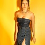 Nushrratt Bharuccha Instagram - Got a Date with the Sun ☀️ Outfit @freakinsindia Jewelry @e3kjewelery Earrings @ishhaara Stylist @nidhijeswani Makeup @vardannayak Hair @ashwini_hairstylist Photographer @sanjaydubeyphotography