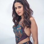 Nushrratt Bharuccha Instagram - 🎵Main aankhon se bataungi... Tum samajh jaana. Main halki si sharmaungi.. Tum mere ho jaana 🎶 Outfit @spicymustard_studio Jewelry @sachdeva.ritika Stylist @nidhijeswani Makeup @vardannayak Hair @ashwini_hairstylist Photographer @rishabhkphotography